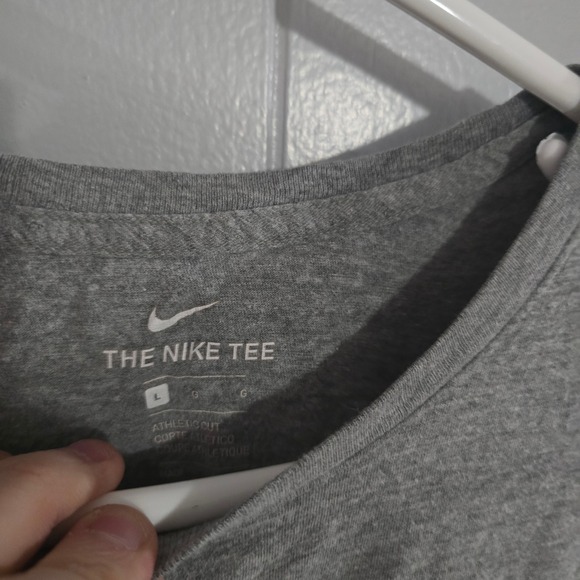 Nike T-Shirt Mens Large Gray Short Sleeve Athletic Cut Swoosh Logo Tee - Picture 2 of 6